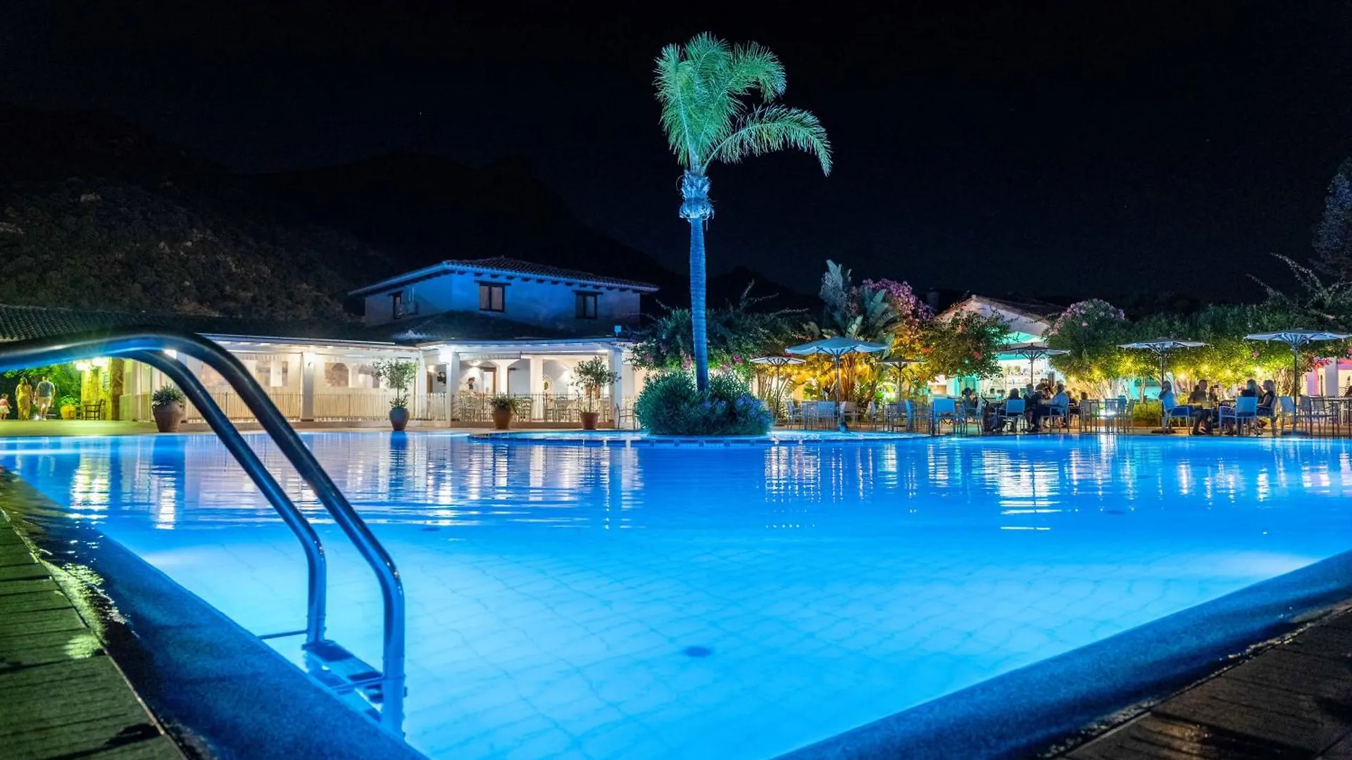 Perdepera Resort Cardedu Szálloda